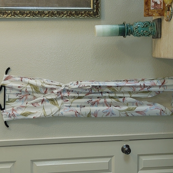 Dress Forum Dresses & Skirts - Dress